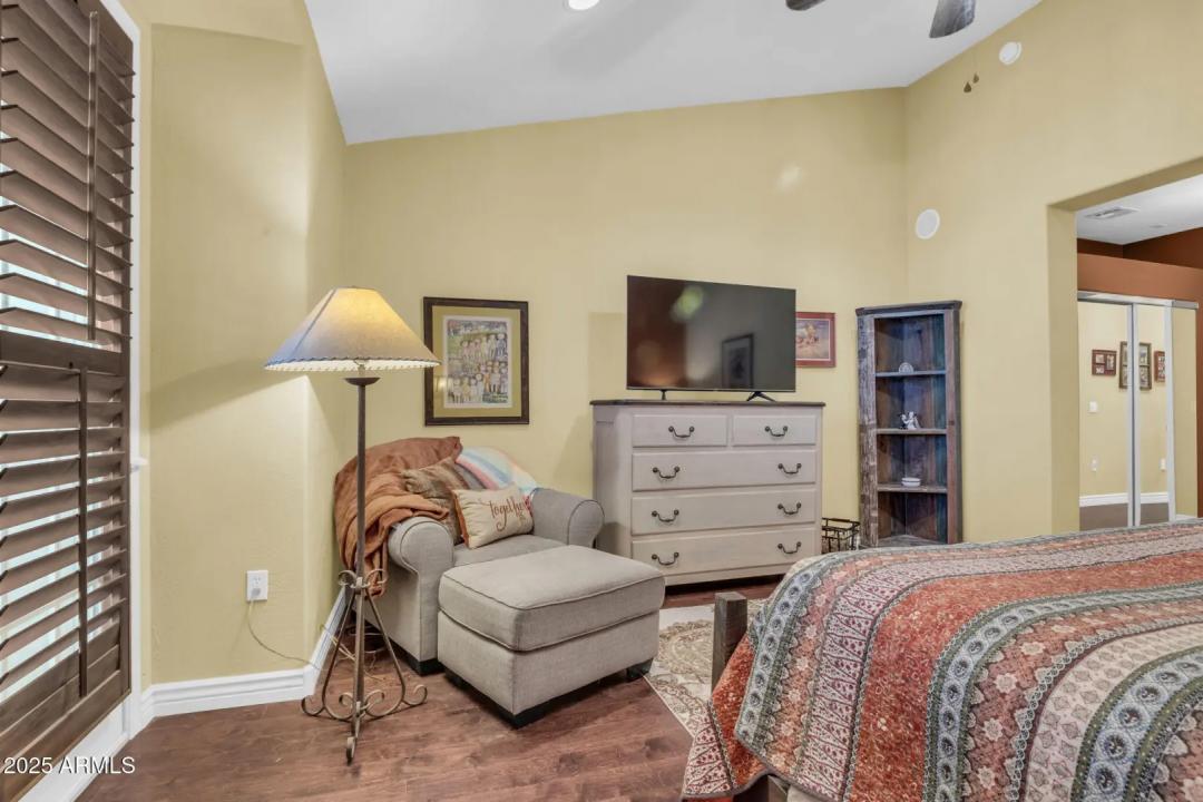 Real Estate Picture 19