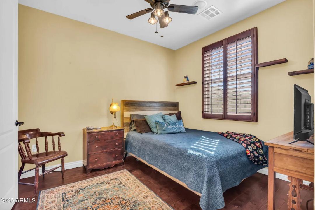 Real Estate Picture 21