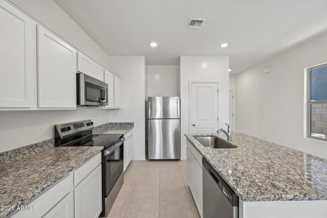 Real Estate Picture 17