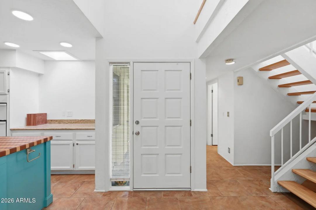 Real Estate Picture 6