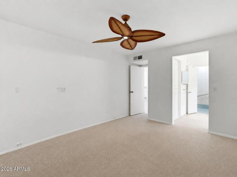 Real Estate Picture 14