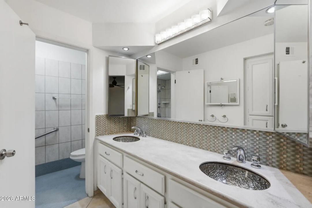 Real Estate Picture 16