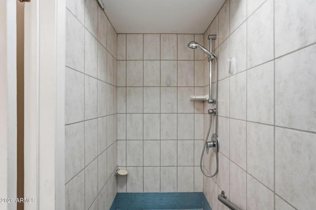 Real Estate Picture 17
