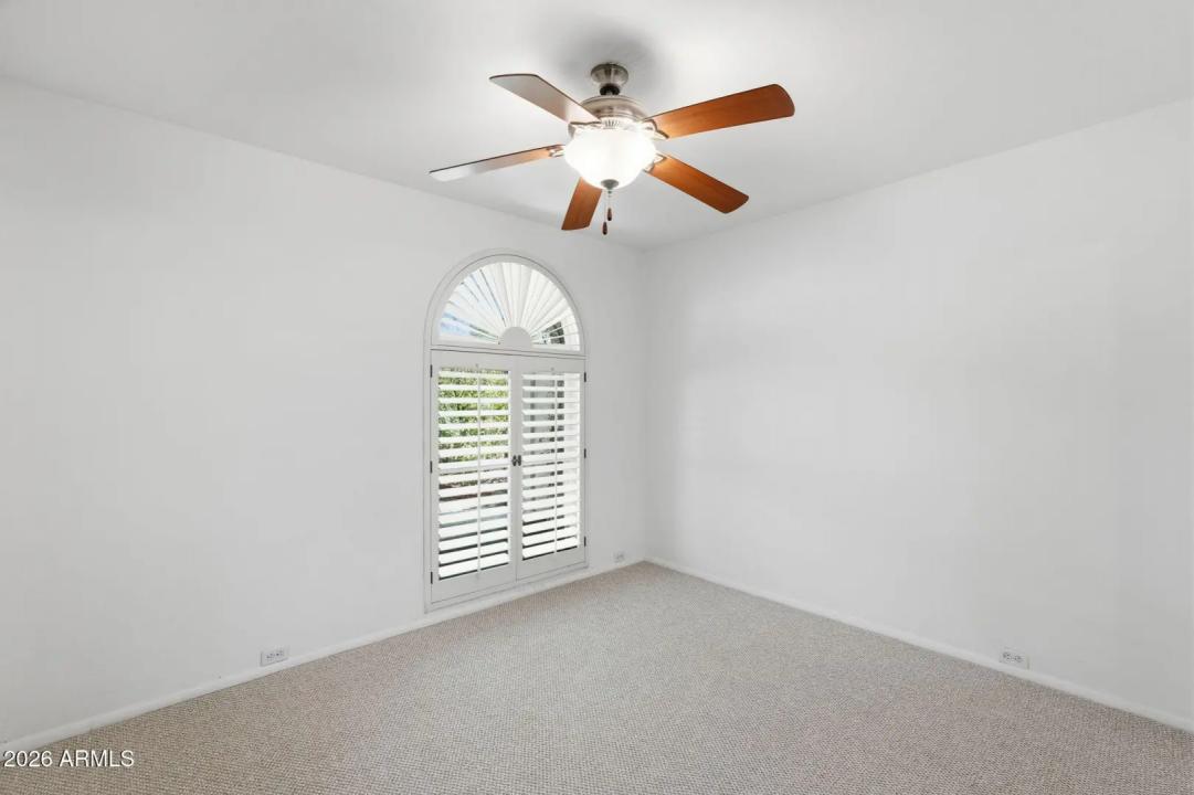 Real Estate Picture 18