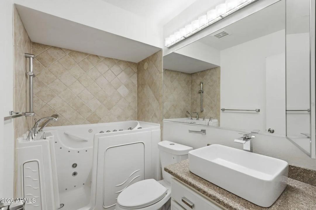Real Estate Picture 19