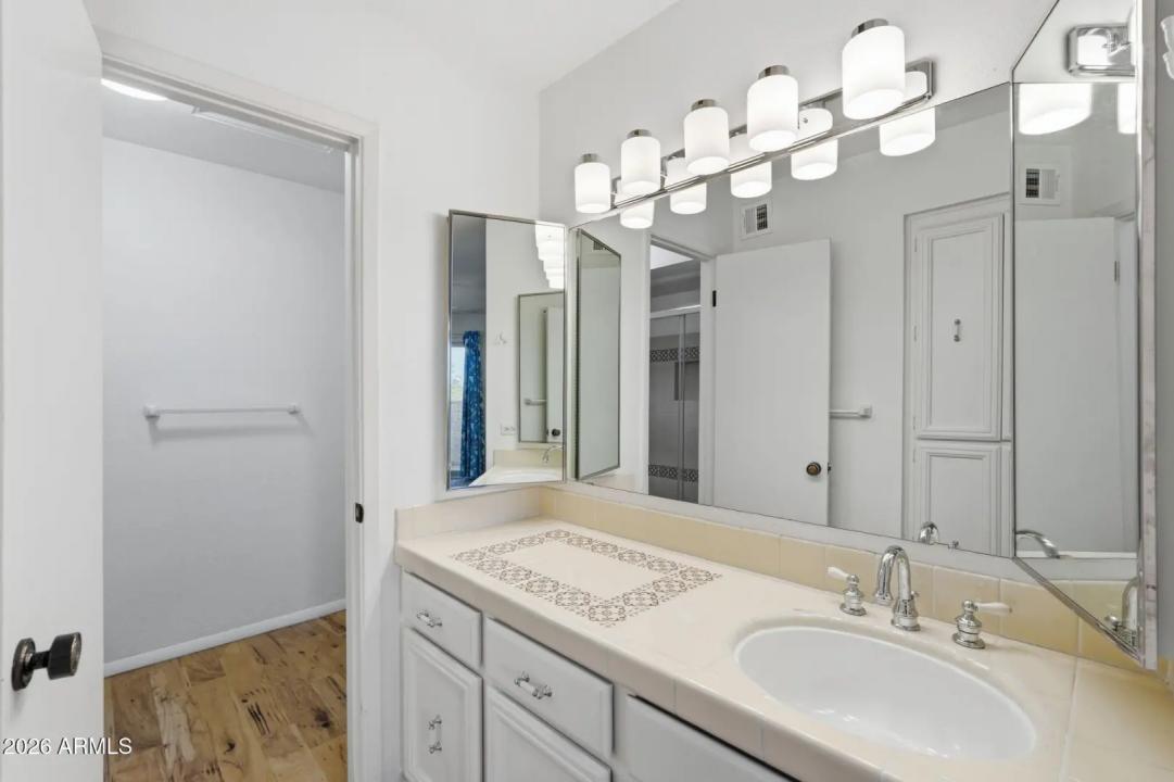 Real Estate Picture 21