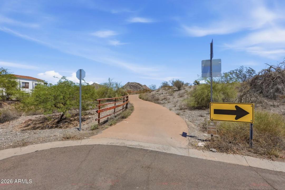 Real Estate Picture 26