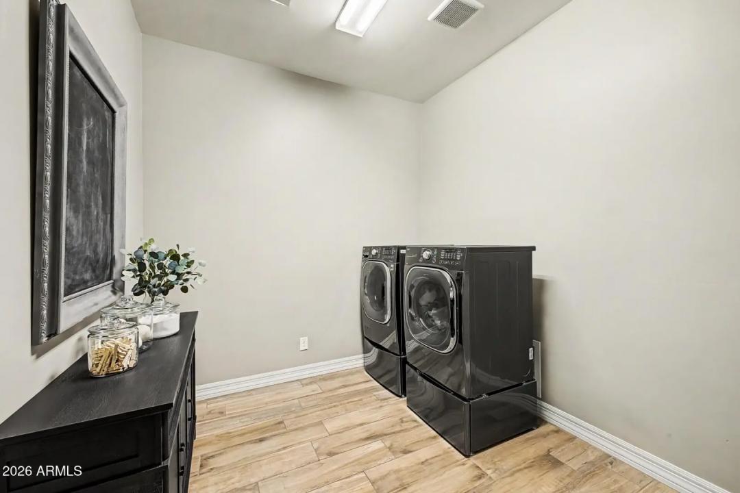 Real Estate Picture 43