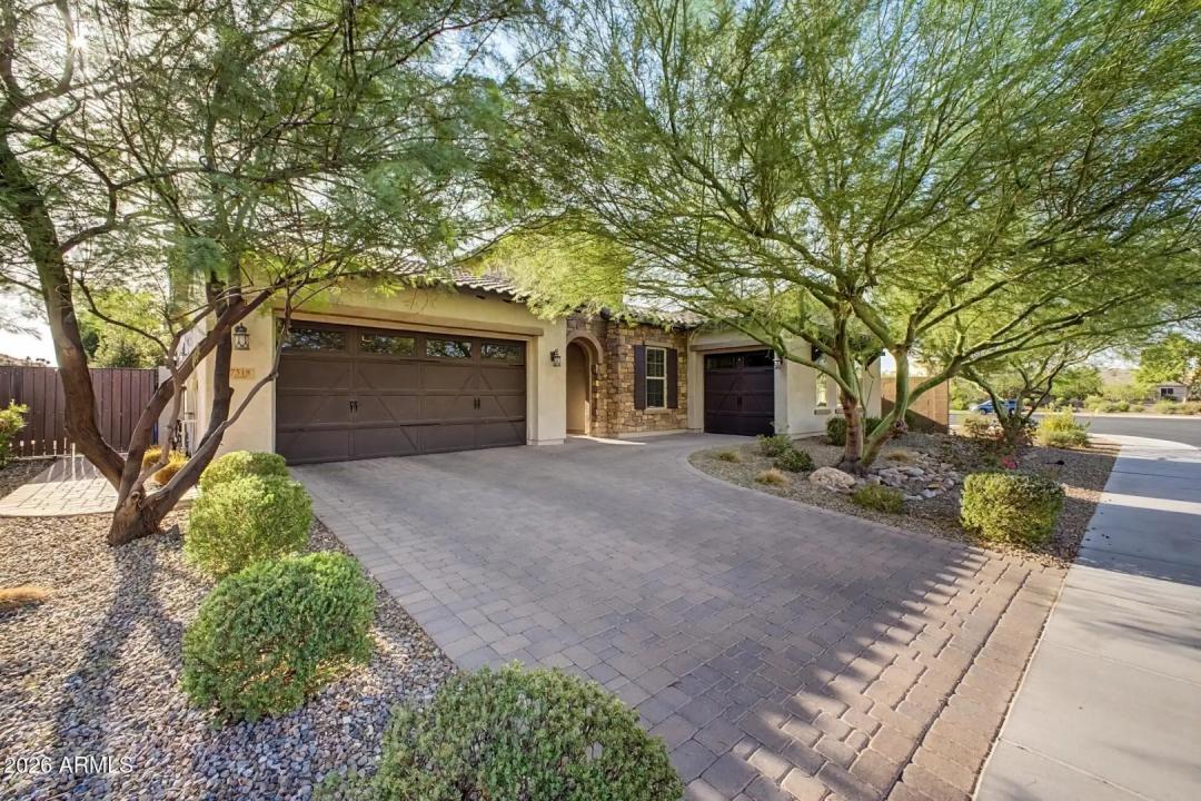 Real Estate Picture 4