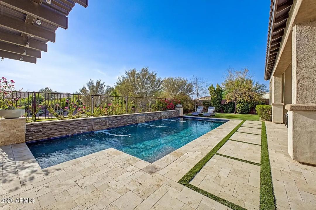 Real Estate Picture 50