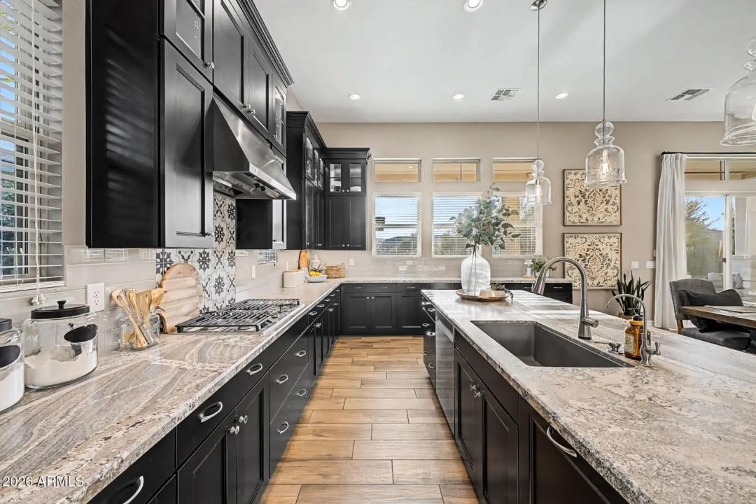 Real Estate Picture 22