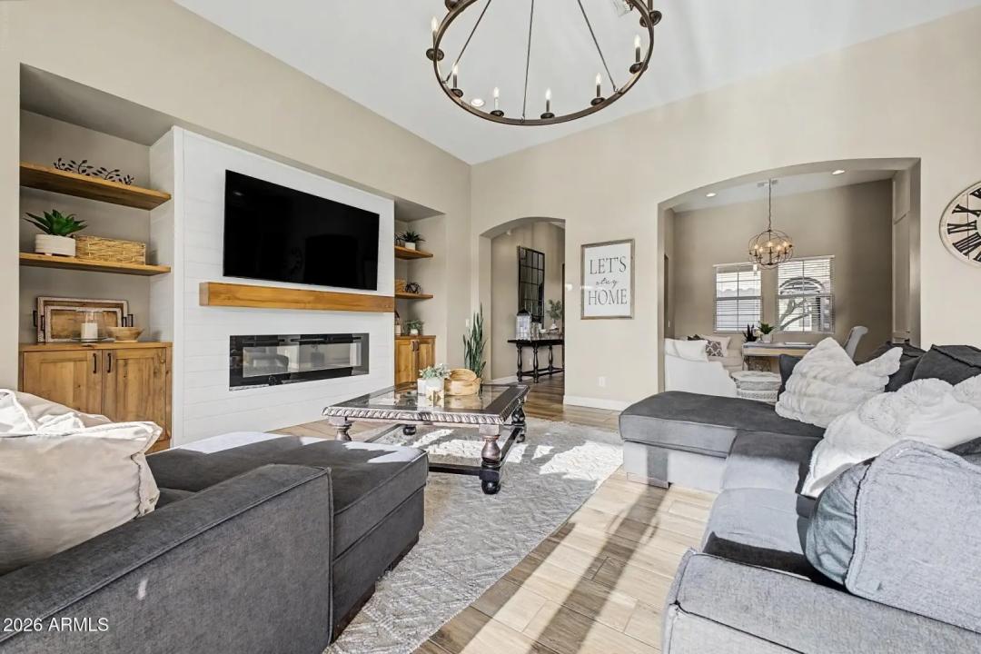 Real Estate Picture 17