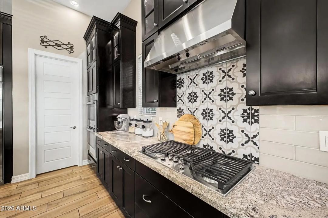 Real Estate Picture 24
