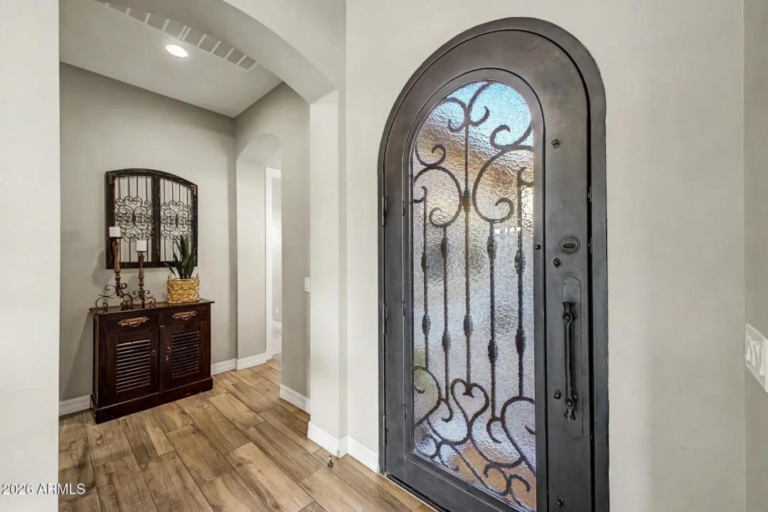 Real Estate Picture 12