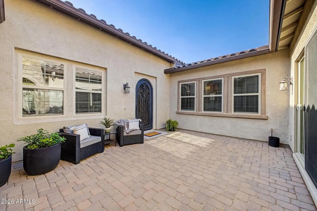 Real Estate Picture 10