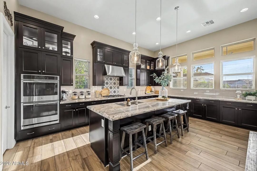 Real Estate Picture 20
