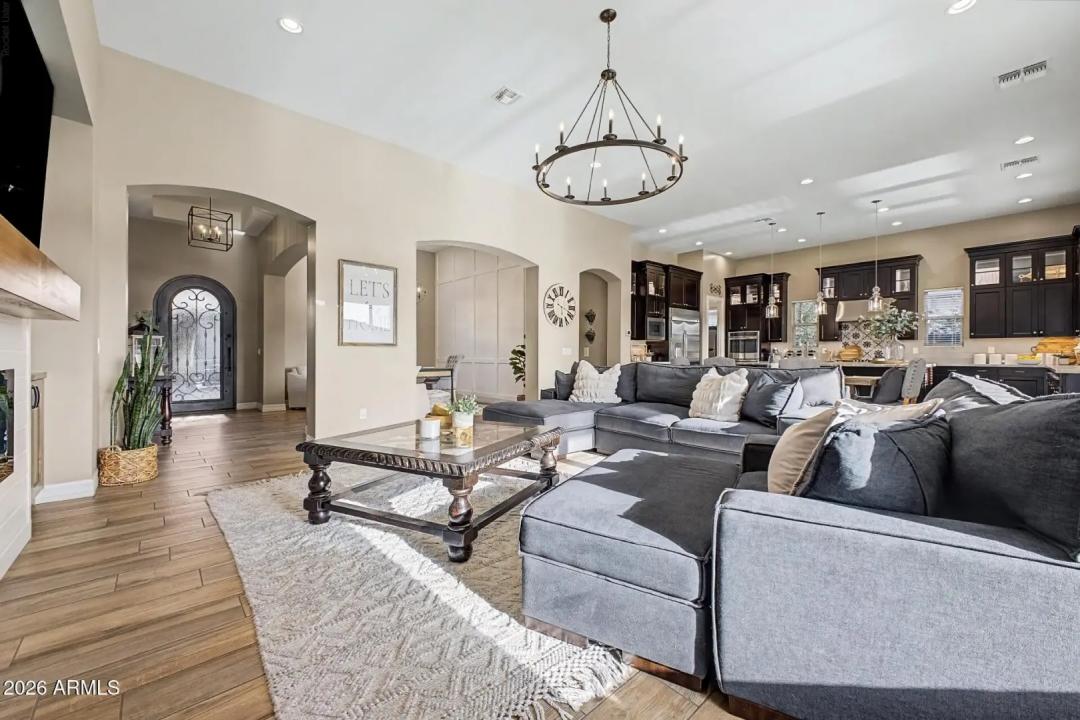 Real Estate Picture 16