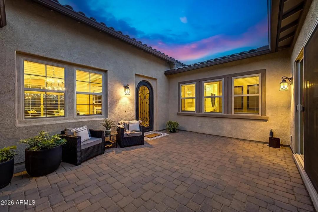 Real Estate Picture 11