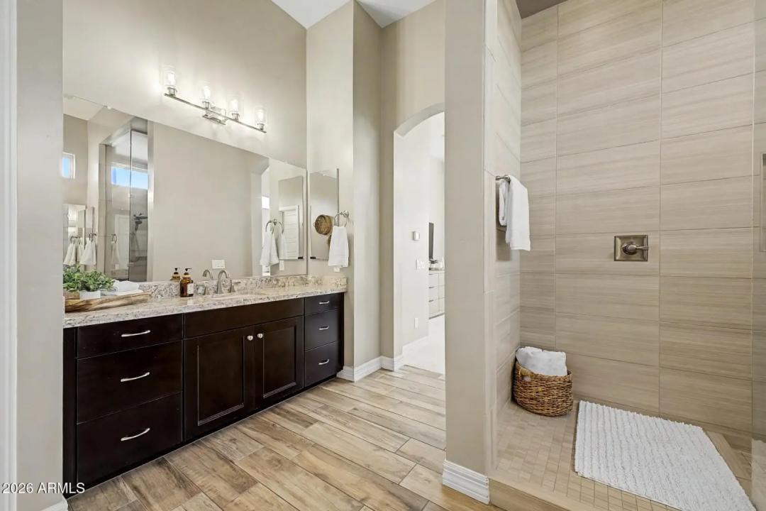 Real Estate Picture 35