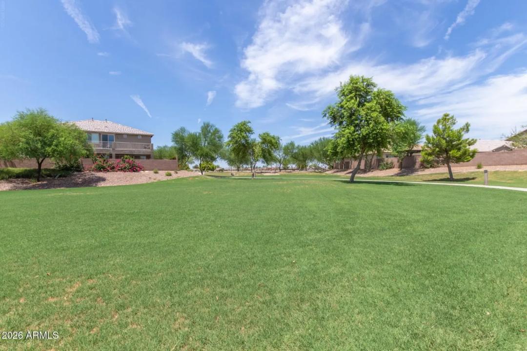 Real Estate Picture 102