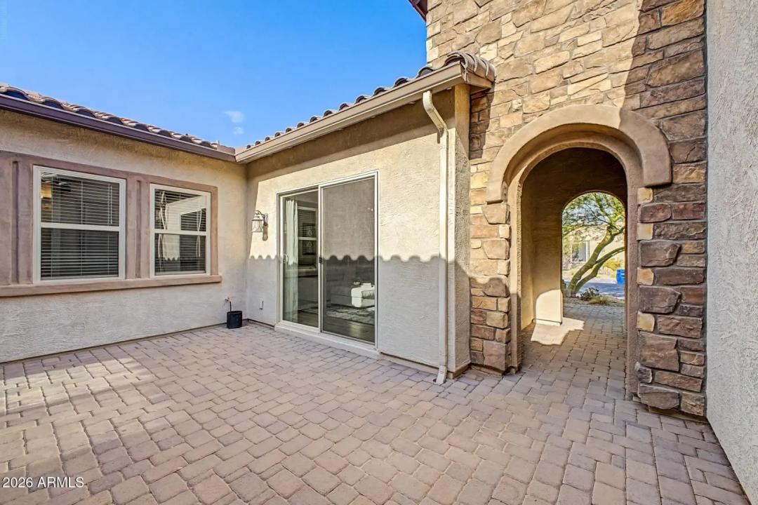 Real Estate Picture 7