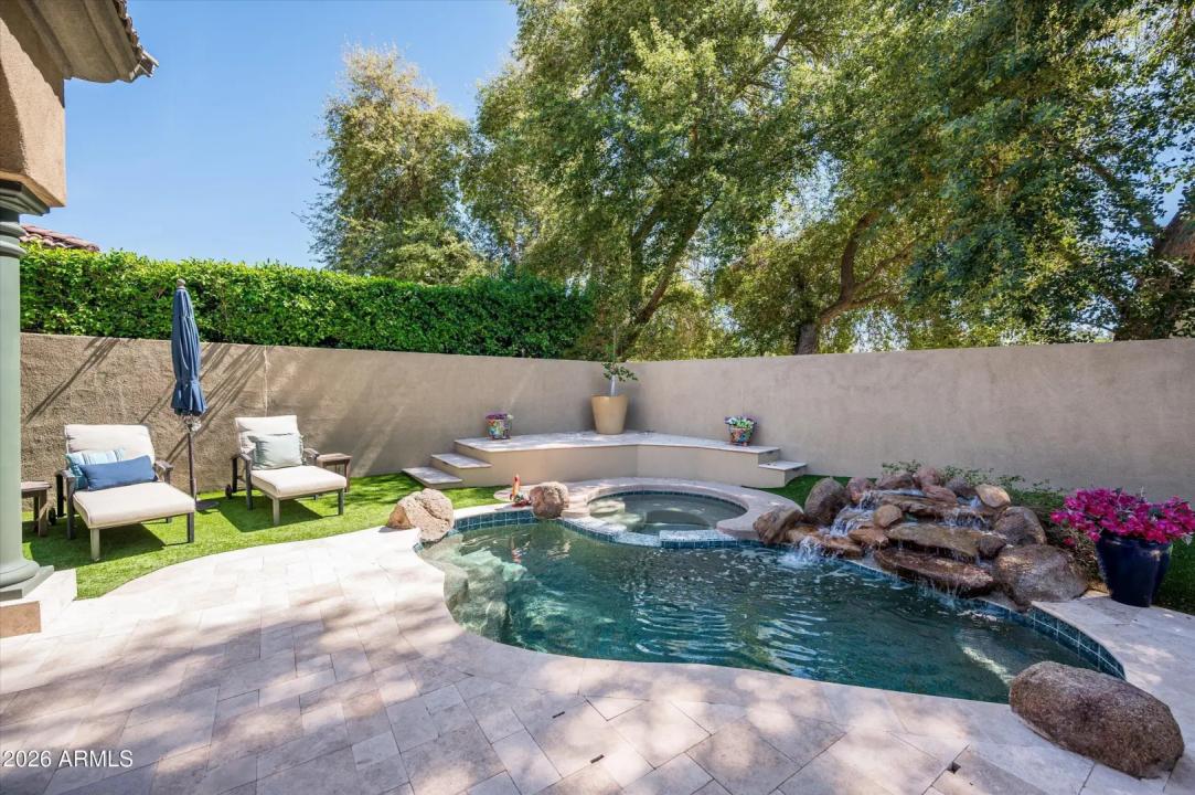 Real Estate Picture 1