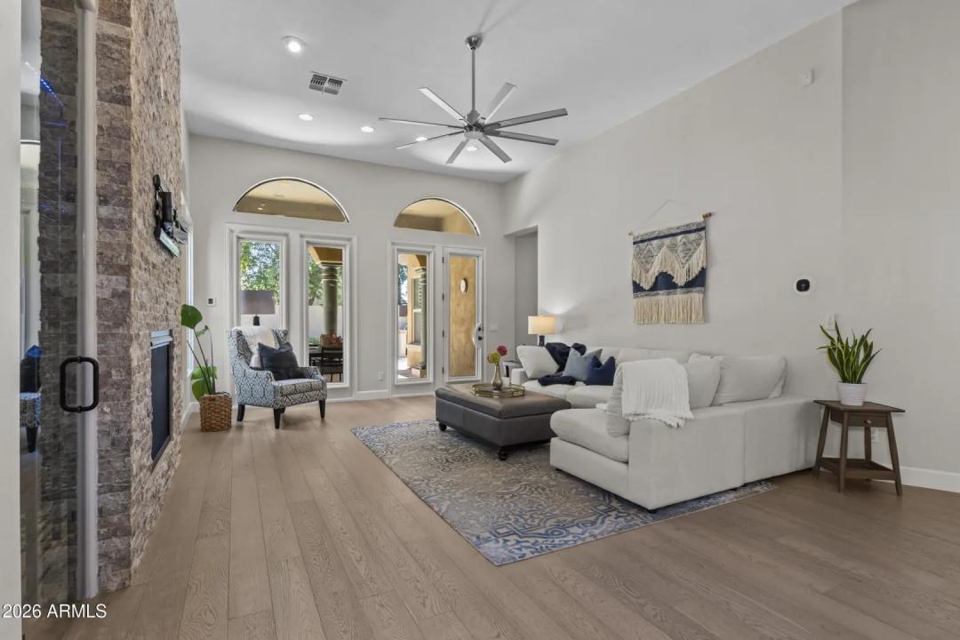 Real Estate Picture 6