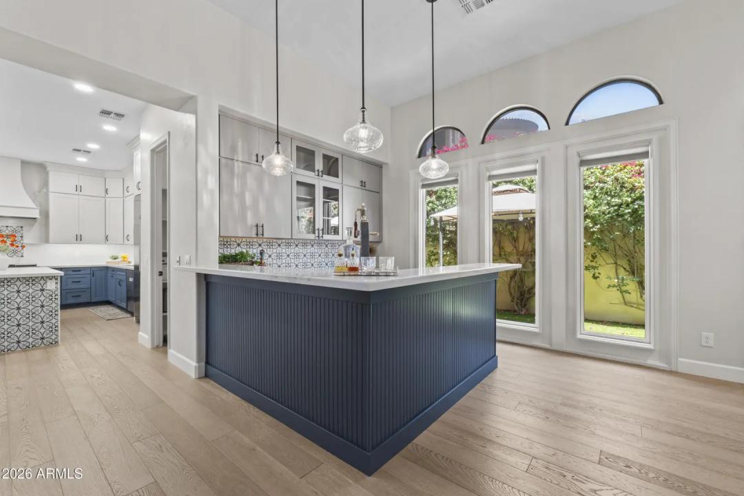 Real Estate Picture 8
