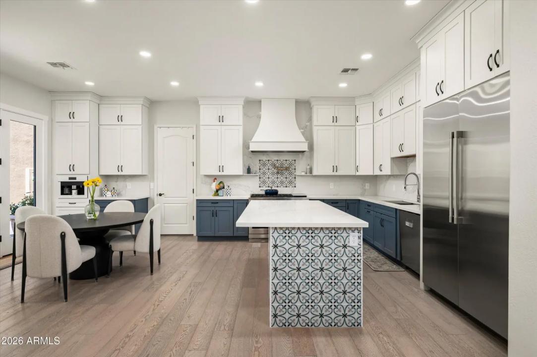 Real Estate Picture 23