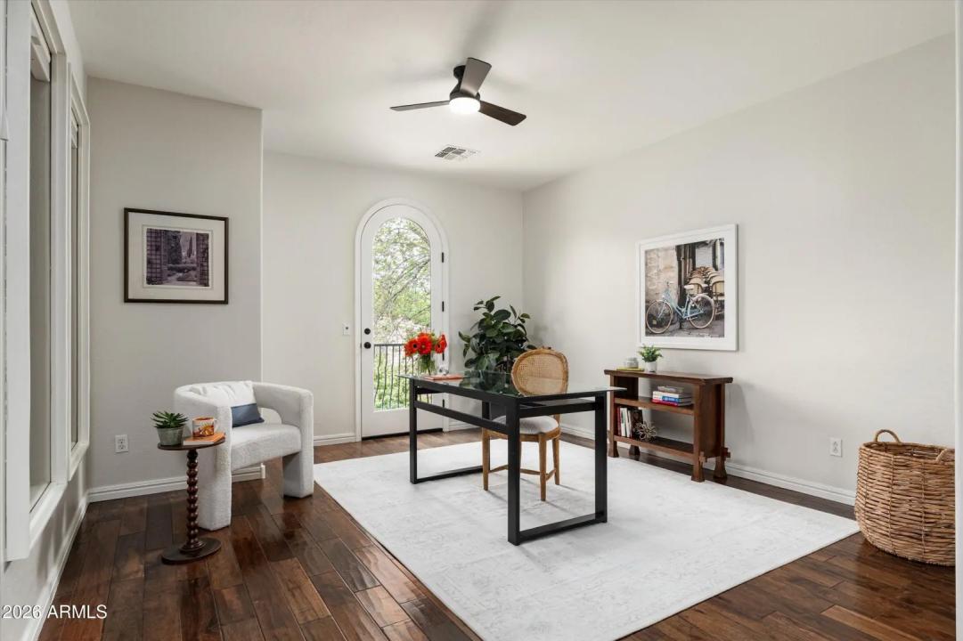 Real Estate Picture 12