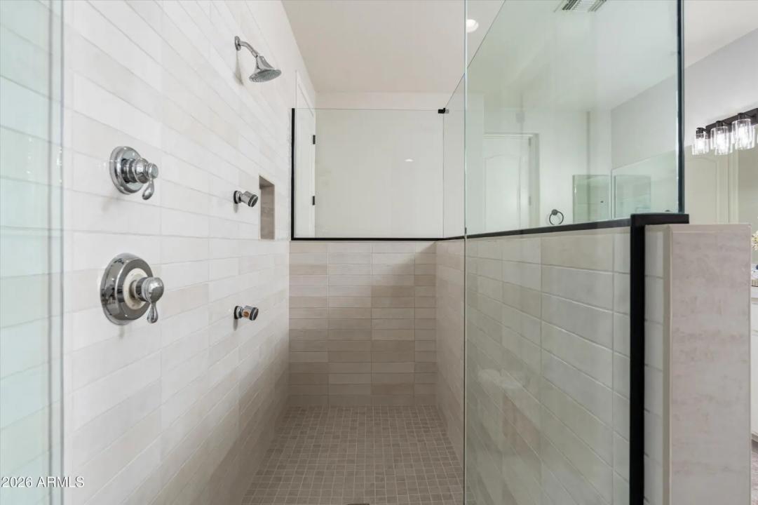 Real Estate Picture 34