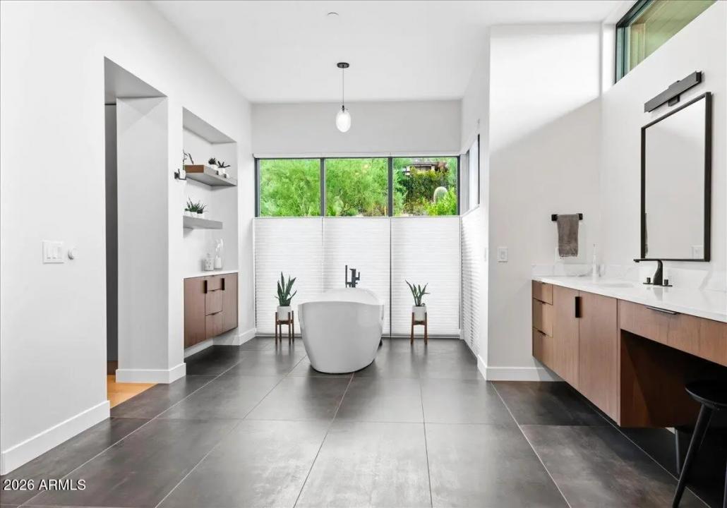 Real Estate Picture 30