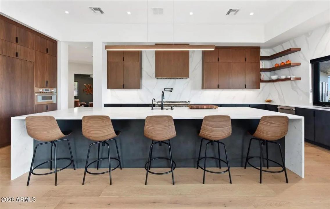 Real Estate Picture 15