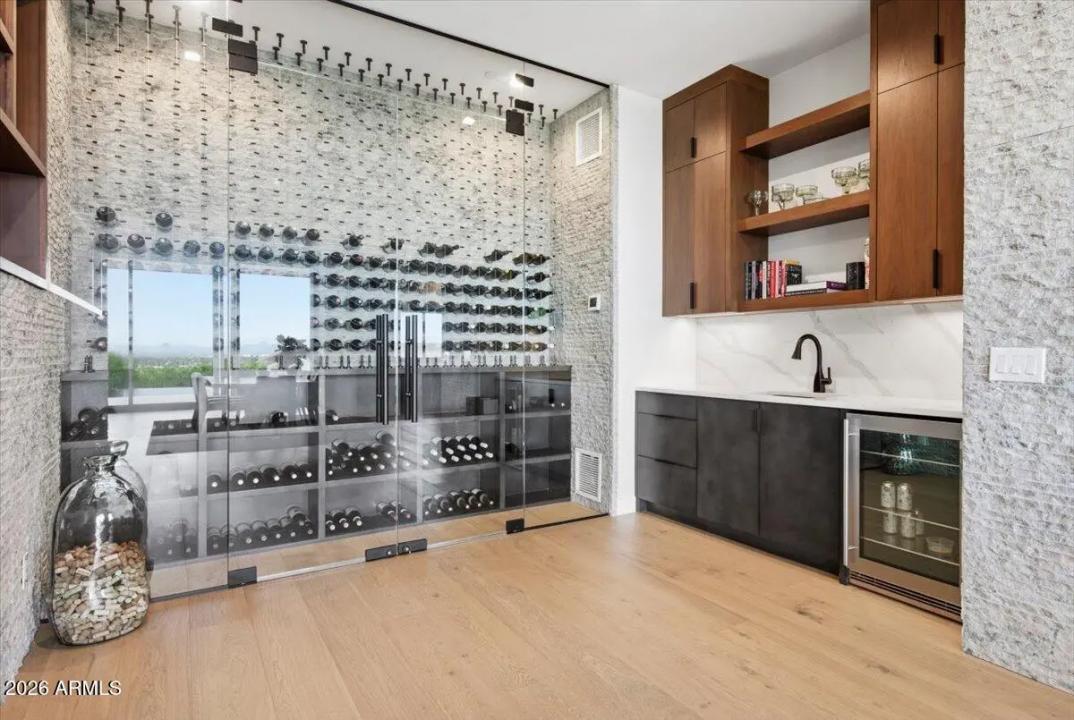 Real Estate Picture 10