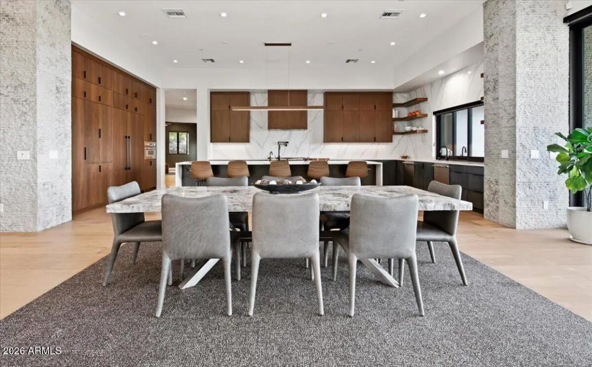 Real Estate Picture 13