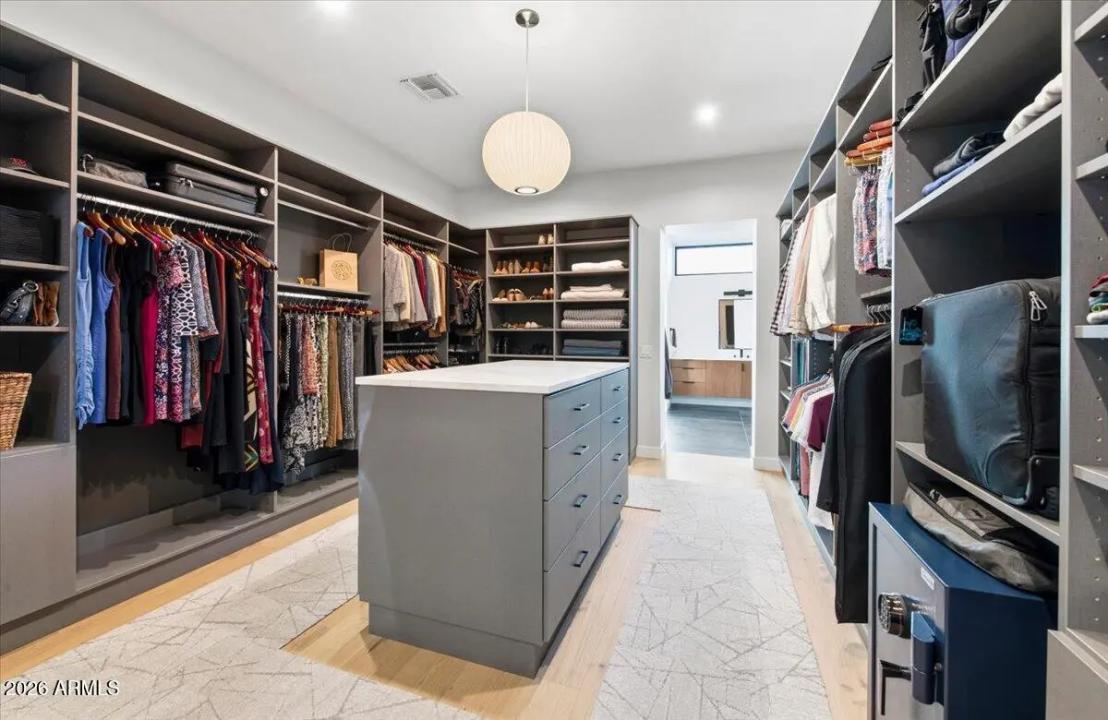 Real Estate Picture 25