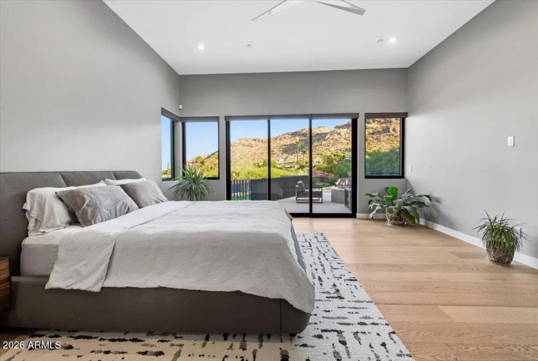 Real Estate Picture 23
