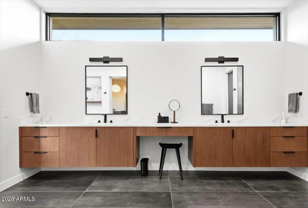 Real Estate Picture 28