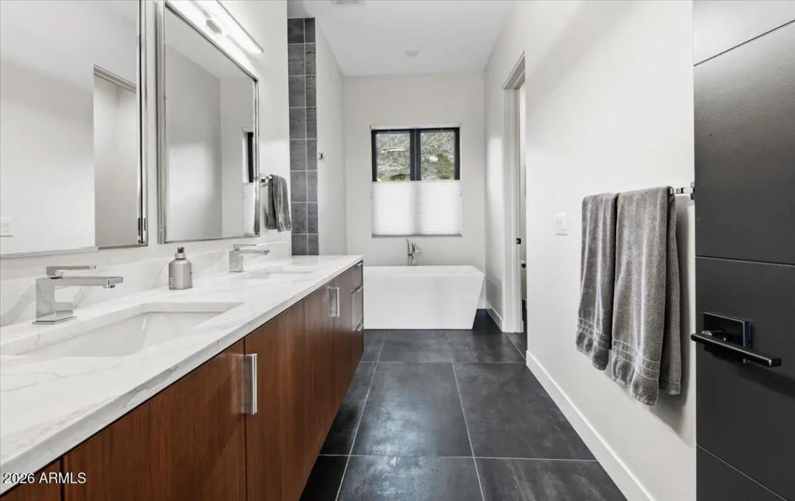 Real Estate Picture 37