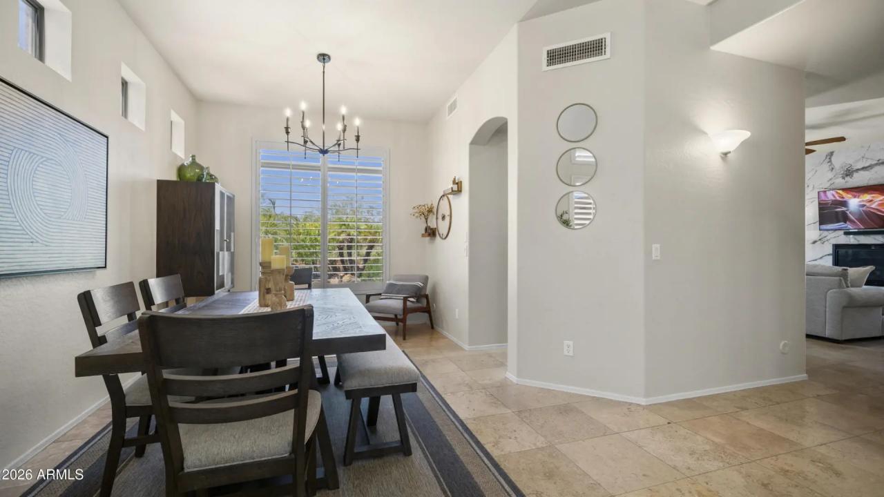 Real Estate Picture 11