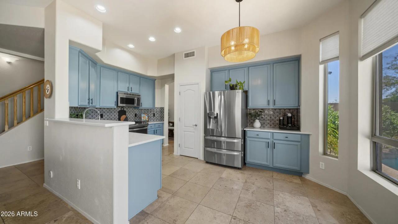 Real Estate Picture 17