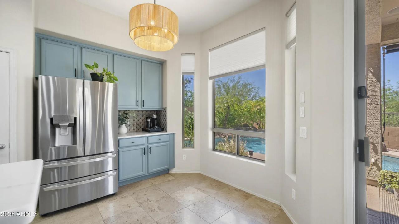 Real Estate Picture 14