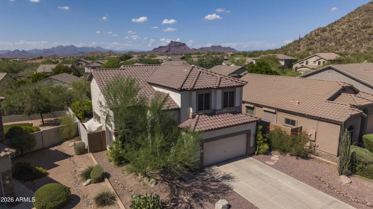 Real Estate Picture 3