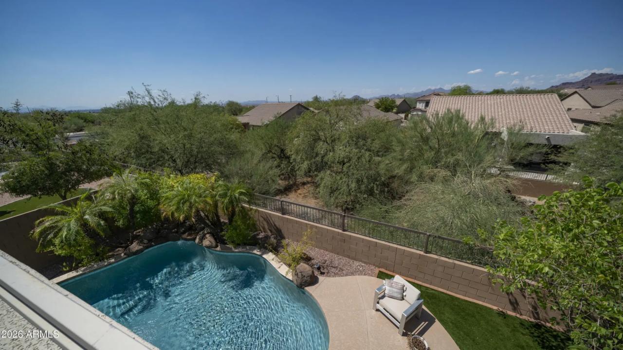 Real Estate Picture 32