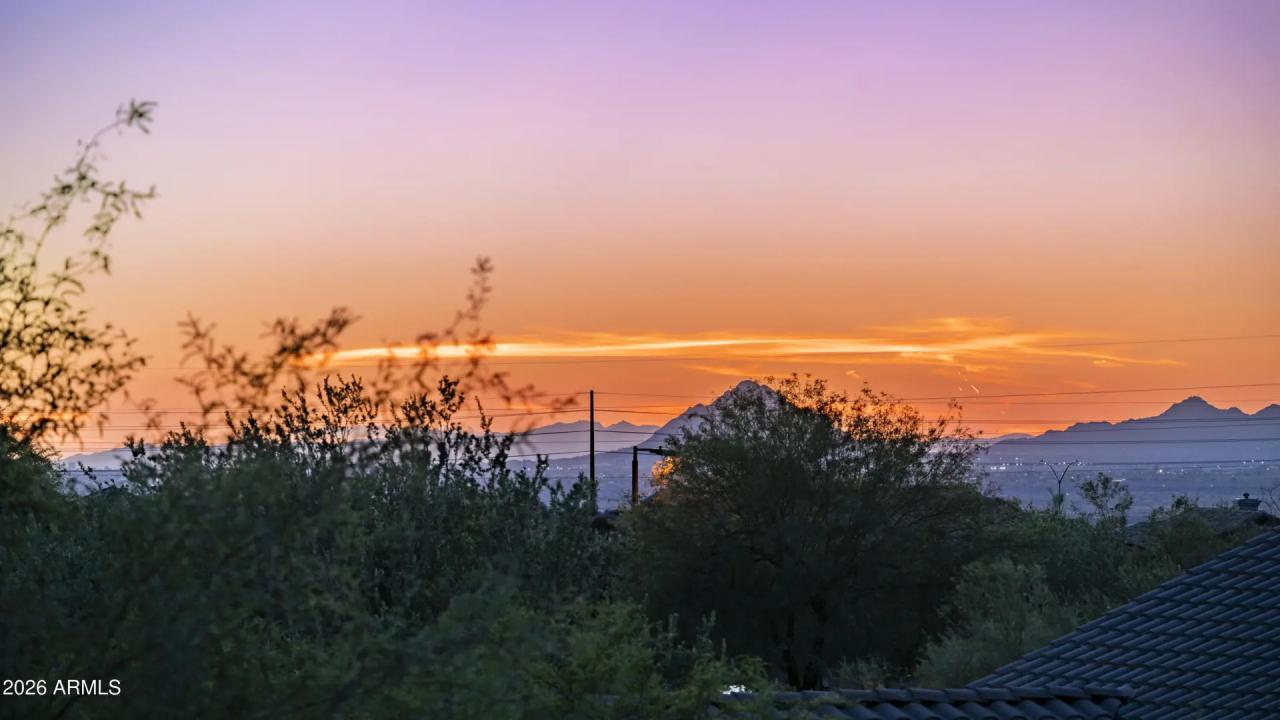Real Estate Picture 8