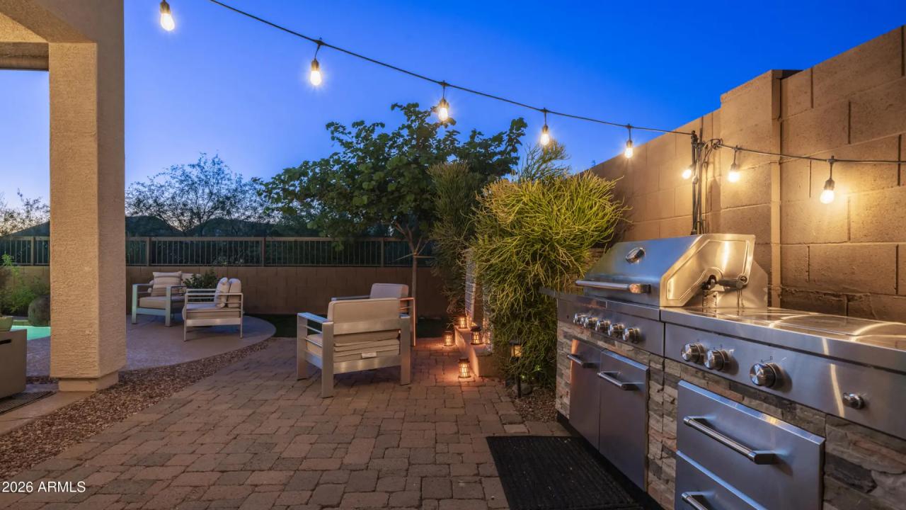Real Estate Picture 6