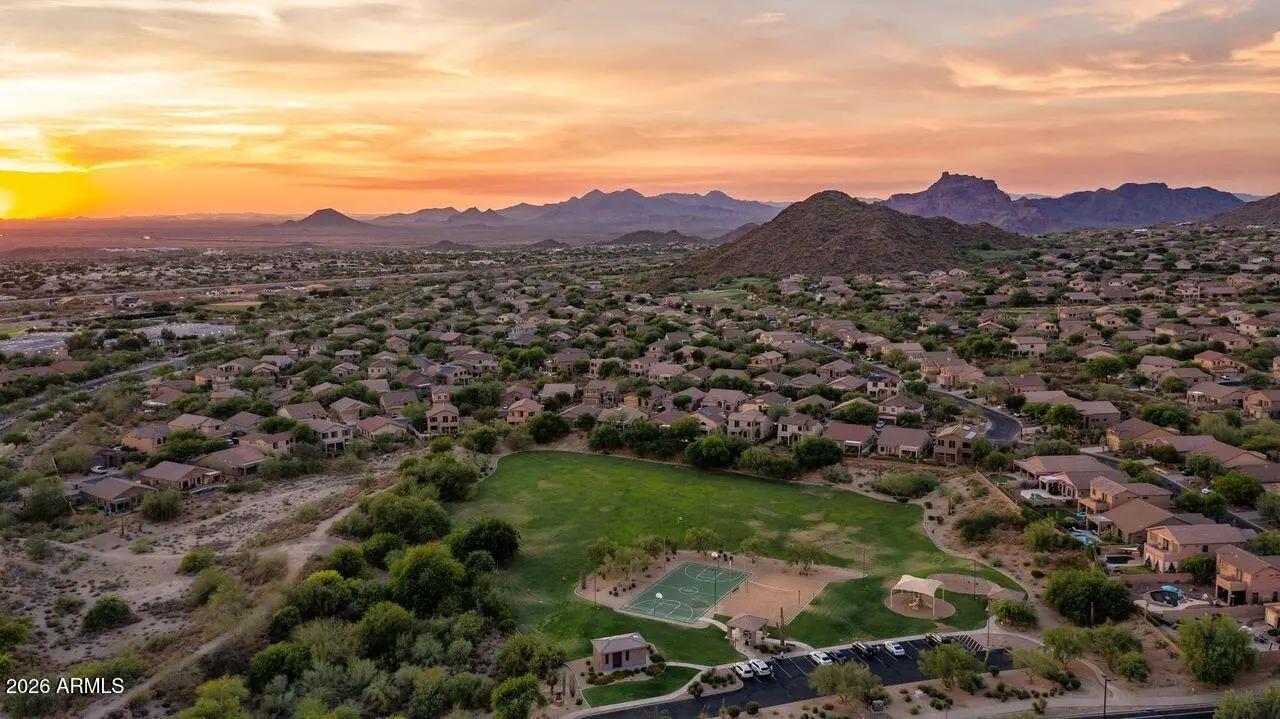 Real Estate Picture 75