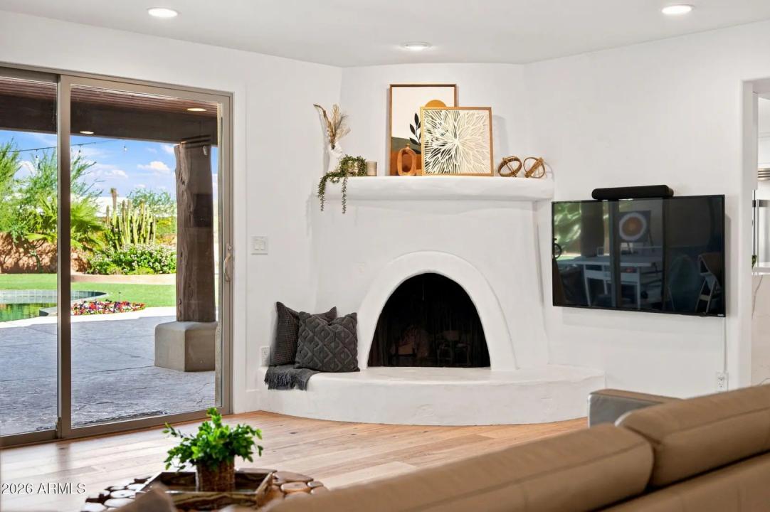Real Estate Picture 6