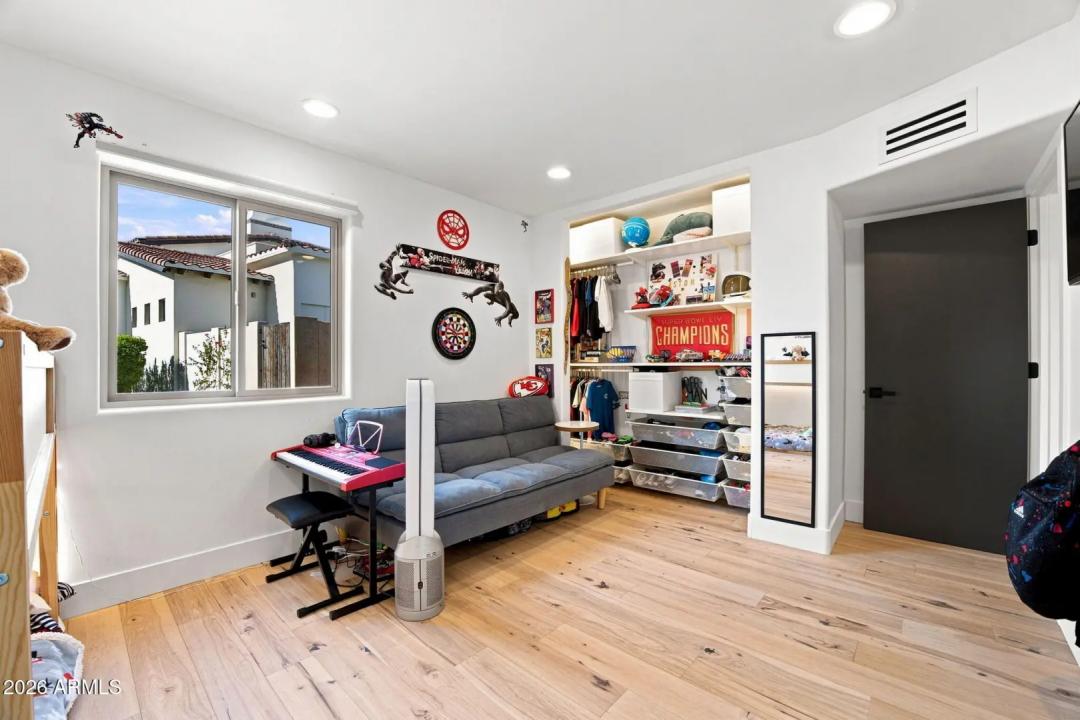 Real Estate Picture 34