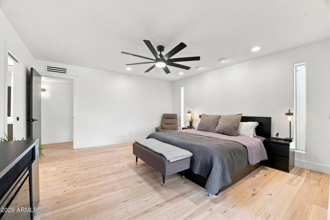 Real Estate Picture 22